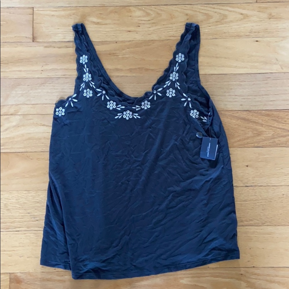 Gray tank top with floral design